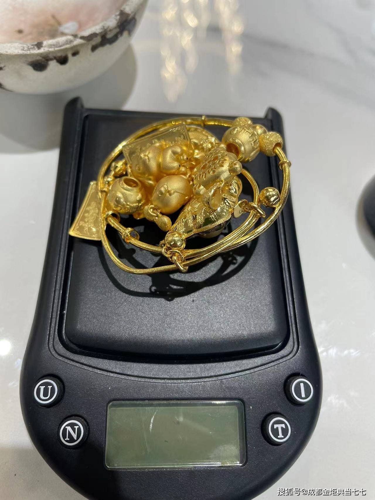 详细阅读:日喀则最新24小时上门回收金价方法分析(最方便真实的日喀则24小时上门回收黄金方法) 日喀则最新24小时上门回收金价方法分析(最方便真实的日喀则24小时上门回收黄金方法)